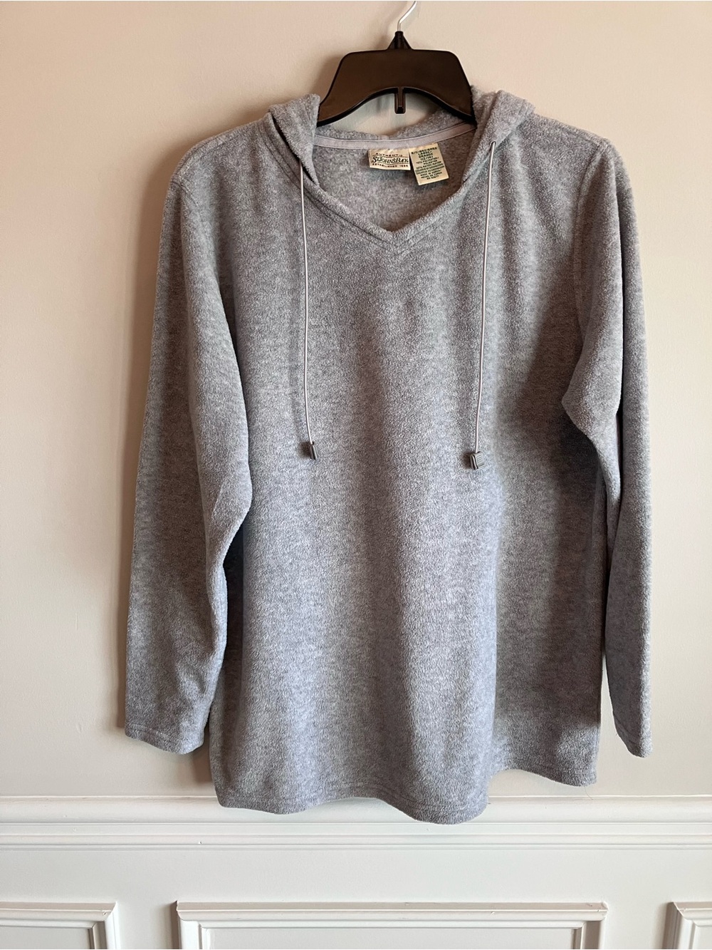 Vintage St.John’s Bay pullover Hoodie. Women’s size L. Gray, long sleeves